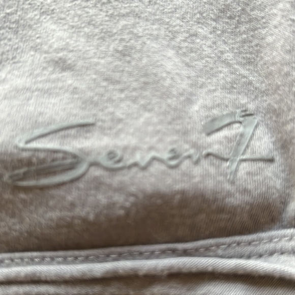 Women’s gray t shirt with embossed skull - Picture 3 of 3